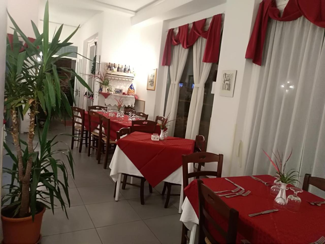 拉康祖拉戴巴罗尼酒店 提加亚诺 外观 照片