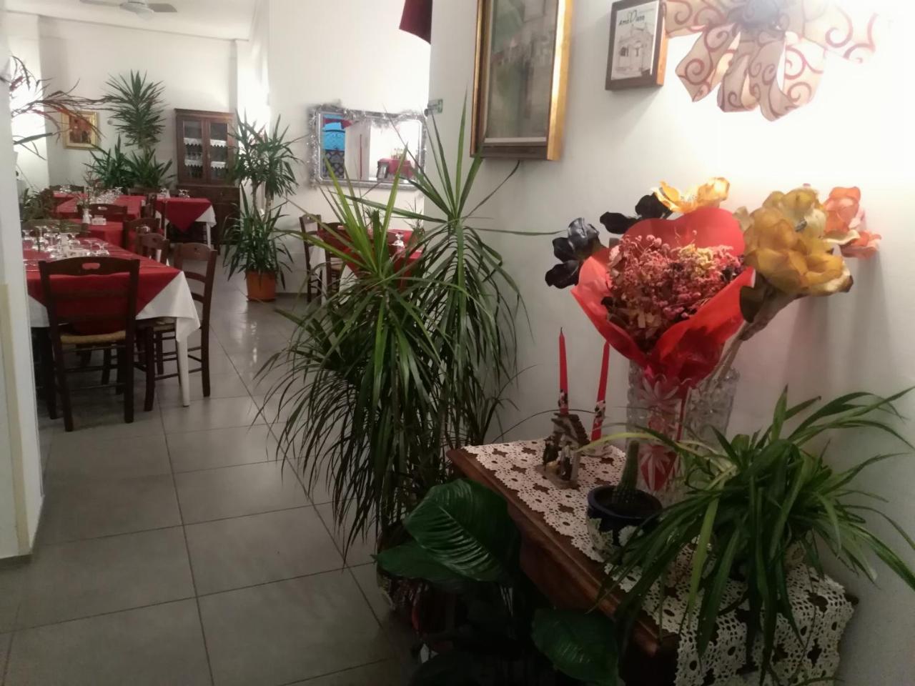拉康祖拉戴巴罗尼酒店 提加亚诺 外观 照片