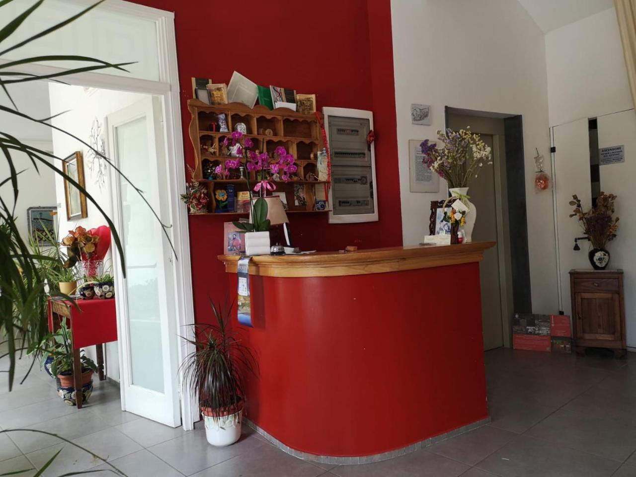 拉康祖拉戴巴罗尼酒店 提加亚诺 外观 照片
